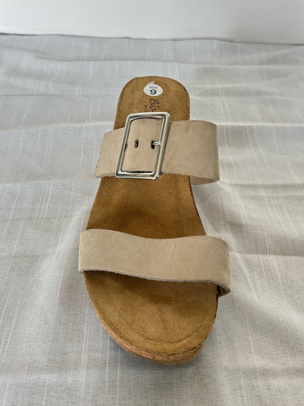 NWOT Bio-Gold Taupe Wedge Slide Sandals with Buckle Size 9 - Picture 4 of 8
